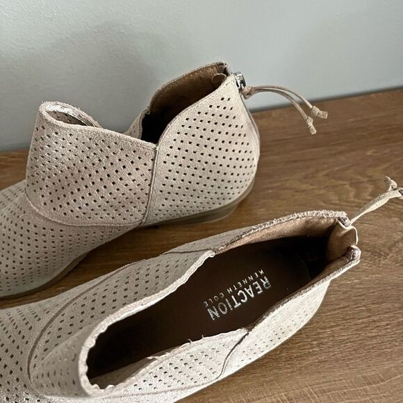 Kenneth Cole Reaction Beige Perforated Ankle Booties Women’s 12 New - Picture 3 of 8